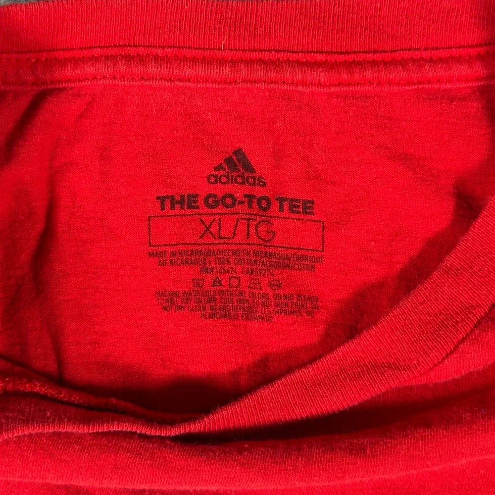 Adidas T-Shirt Mens XL Red Graphic Logo The Go-To Tee Short Sleeve Athletic